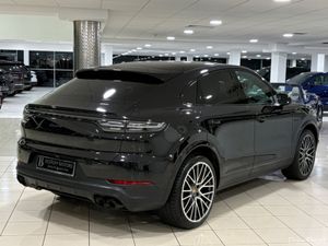 Porsche Cayenne 3.0 V6 E-HYBRID COUPE PLATNIUM EDI - Image 3