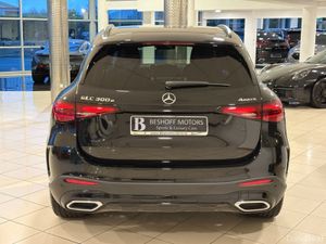 Mercedes-Benz GLC 300e 4MATIC URBAN EDITION=ONLY 2 - Image 4