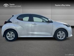 Toyota Yaris YARIS HYBRID LUNA - Image 3