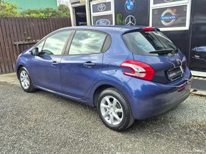 Peugeot 208 1.2 VTI 82 bhp Active - Image 4