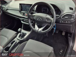 Hyundai i30 Petrol Deluxe Turbo - Image 2
