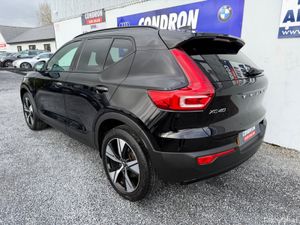 2022 VOLVO XC40 R-DESIGN T4 RECHARGE - Image 3