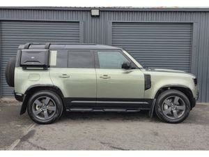 Land Rover Defender X-DYNAMIC HSE PHEV - Image 4