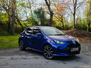 2021 Toyota Yaris 1.5 Petrol Auto Luna Sport AWD - Image 3