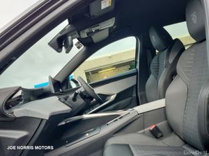 Peugeot 3008 eGT 73kWh 210 bhp 3008 ev - Image 4