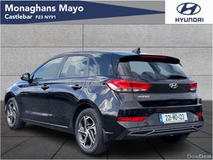 Hyundai i30 DELUXE 1.6 DIESEL 5DR - Image 3
