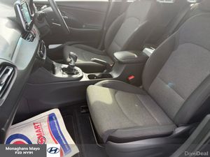 Hyundai i30 DELUXE 1.6 DIESEL 5DR - Image 4