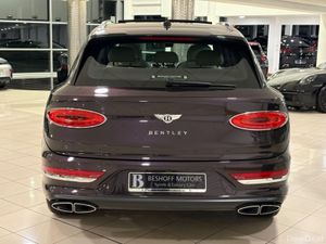 Bentley Bentayga 3.0 V6 E-HYBRID=LOW MILES//1 OWNE - Image 4