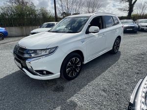 Mitsubishi Outlander 2.0 PETROL HYBRID LOW KMS - Image 2