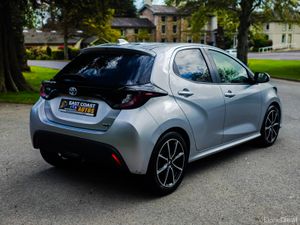 2022 Toyota Yaris 1.5 Petrol Hybrid Automatic Luna - Image 3