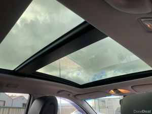 Hyundai Santa Fe 2015 Auto 7 seater Premium 4WD - Image 4