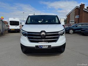2025 RENAULT TRAFIC AUTO 9 SEATER - Image 2