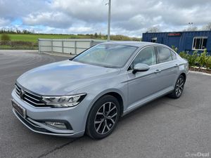 2022 Volkswagen Passat SEL 2.0 TDI - Automatic - Image 4