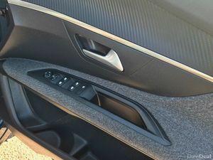 2021 Peugeot 3008  FL ACTIVE 1.5 BLUE HDI - Image 4