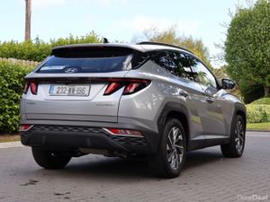 Hyundai Tucson 2WD Executive, Black Leather - Image 4