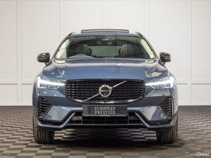 2024 Volvo XC60 Plus T6 Recharge Dark Theme - Image 2