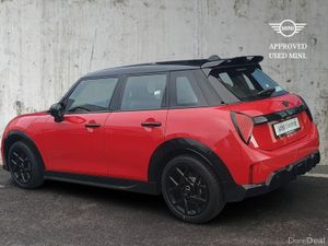 Mini Cooper Cooper C 5 Door - Image 3