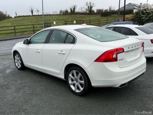 Volvo S60 2.0 D4 SE DYNAMIC PLUS DIESEL AUTOMATIC - Image 4