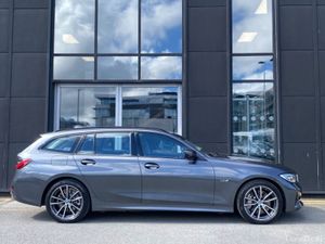 BMW 3-Series Touring 330e Sport Pro Auto (PHEV) - Image 4