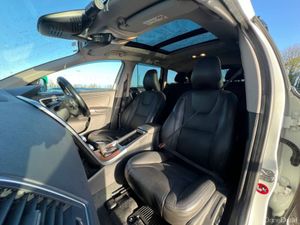 Volvo XC60 D4 CLASSIC 2.0 D // TILT & SLIDE PAN RO - Image 2