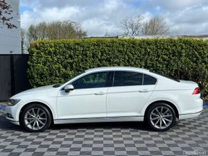 Volkswagen Passat HIGHLINE 2.0 TDI AUTO // DRIVER - Image 3