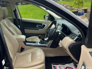 Land Rover Discovery Sport 2018 - Image 4