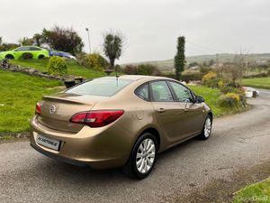 Opel Astra 2013 - Image 4