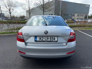 Skoda Octavia AMBITION 1.6 TDI FULL SERVICE HISTOR - Image 4