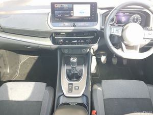 Nissan Qashqai 1.3 PET MILD HYBRID SV PREMIUM - Image 4