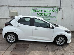 Toyota Yaris 1.5 HYBRID LUNA 4DR AUTO - Image 4