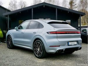 Porsche Cayenne E-Hybrid Coupe, HUGE SPEC/ IRISH C - Image 4
