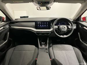 Skoda Octavia Style DSG 2.0TDI 115BHP - Reversing - Image 4