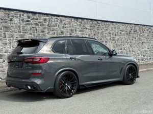 2023 BMW X5 M Sport X-Drive M Performance 45E FSH - Image 3