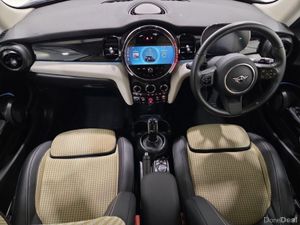 Mini Cooper 3-Door Cooper Classic - Image 4