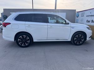 172 Mitsubishi Outlander PHEV 2.0L MIVEC High Spec - Image 3