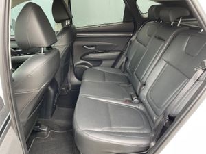 Hyundai Tucson EXECUTIVE PLUS HEV 5DR AUTO - Image 4