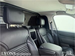 Land Rover Discovery 3.0D SE 2 Seater Commercial ( - Image 4