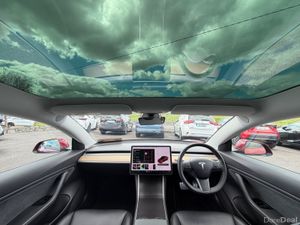 Performance Model 3 - AWD - Long range - Image 2