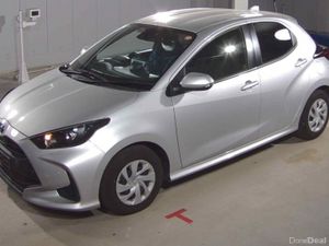 2022 Toyota Yaris Hybrid - Image 2