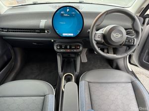 Mini Cooper Cooper E - Image 4