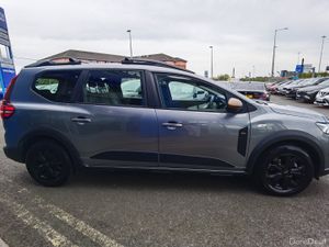 DACIA JOGGER 1.6 EXTREME AUTOMATIC PETROL HYBRID - Image 4