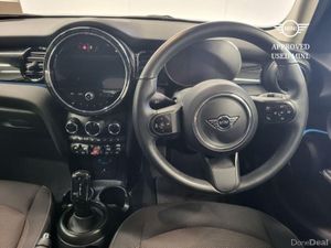 Mini Cooper 5-Door Cooper Classic - Image 4