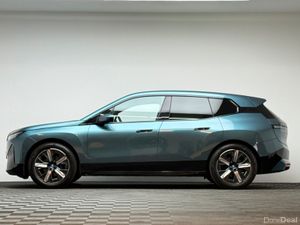 BMW iX 40 M SPORT EDITION XDRIVE *PAN ROOF* - Image 4