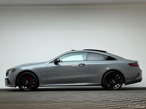 Mercedes-Benz E-Class E220D AMG LINE PREMIUM PLUS - Image 4