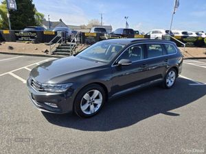 Volkswagen Passat SE Nav - Image 2
