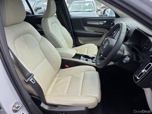 2022 XC40 1.5 T5 Recharge PHEV Inscription Pro - Image 2