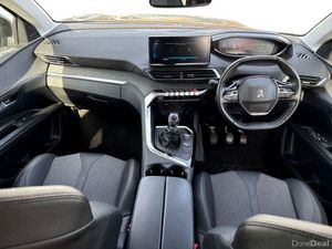 Peugeot 5008 1.5 BlueHDi 130bhp Allure - Image 2