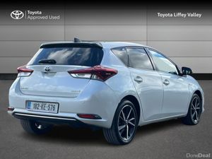 Toyota Auris HYBRID LUNA SPORT 4DR AUTO - Image 2