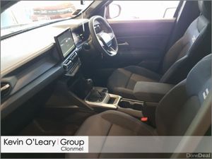 Dacia Duster Expression MHEV 140 Manual - Image 4