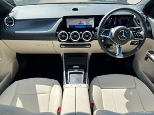 Mercedes-Benz GLA 180D Progressive Line Plus Compa - Image 4